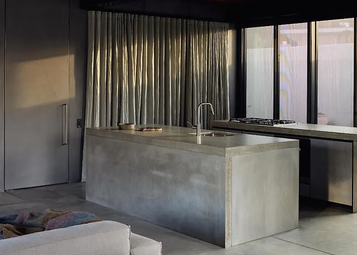 Te Pakeke - Couple's Retreat - Close To Villa