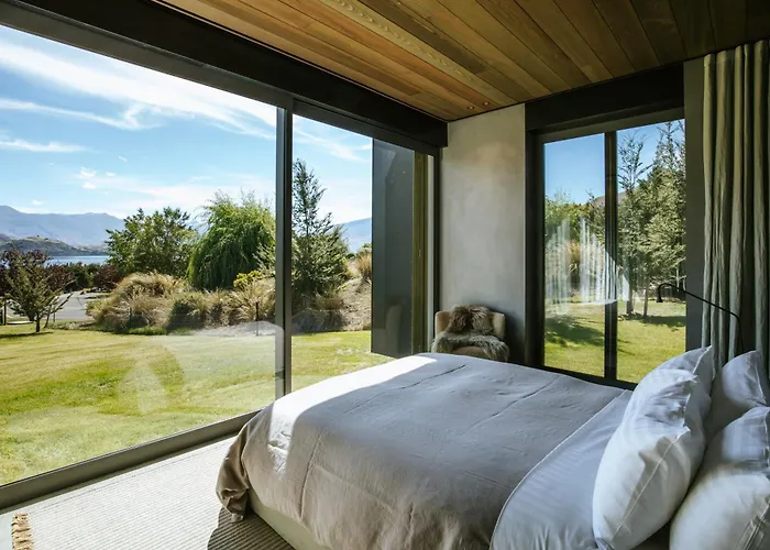 Te Pakeke - Couple's Retreat - Close To